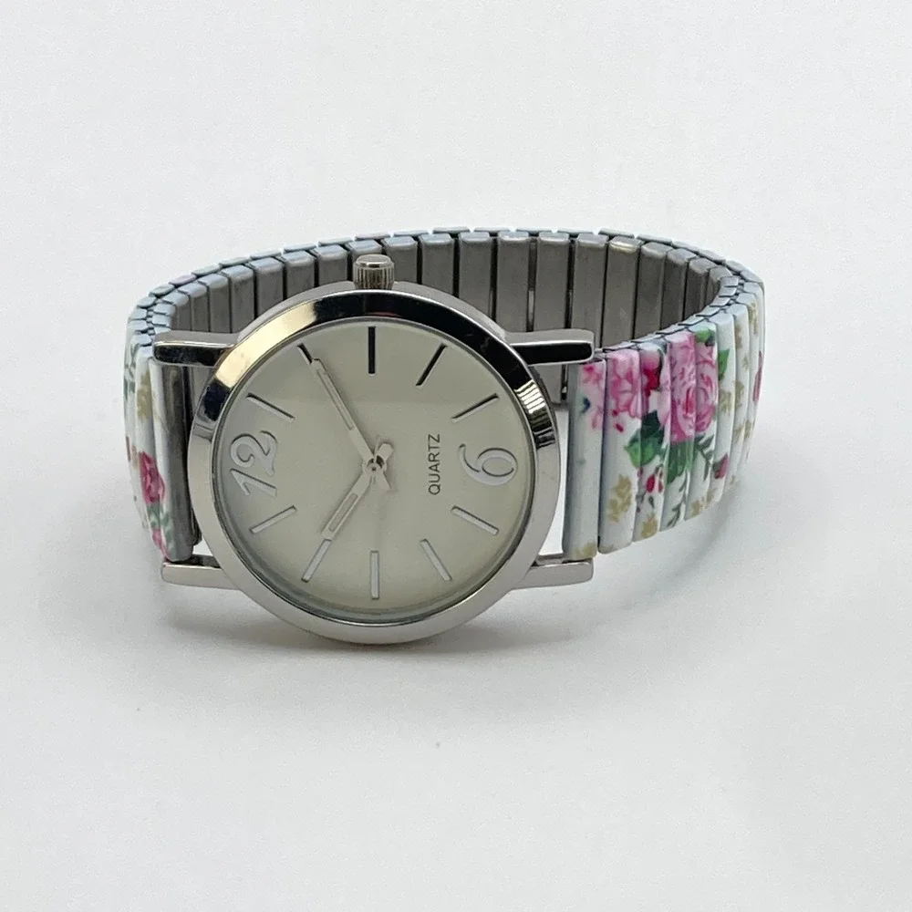 Womens Floral Watch 32mm Silver Tone Stretch Band Spring New Battery SMALL 6